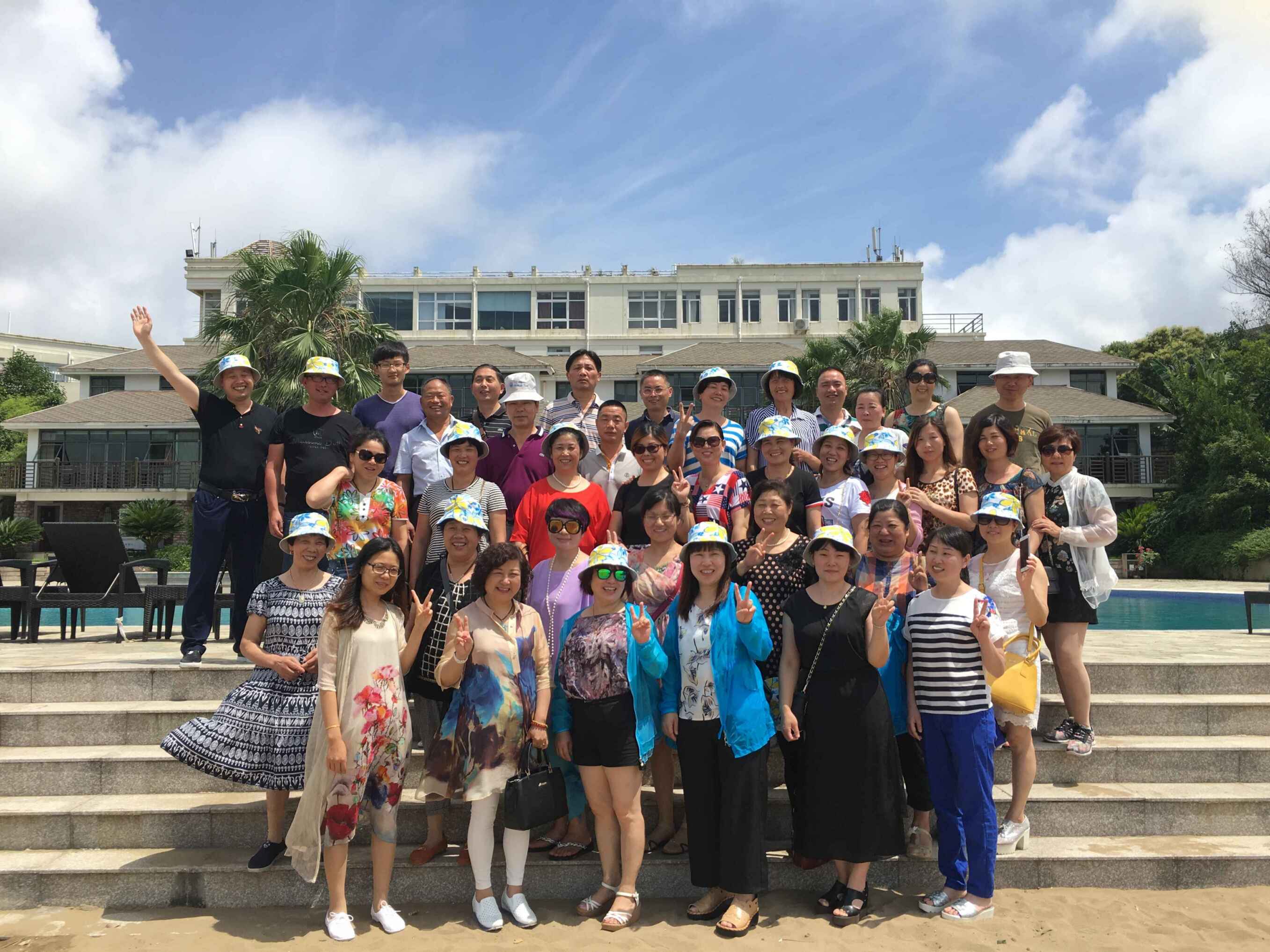天游ty8市场2016年商户旅游圆满画上句号