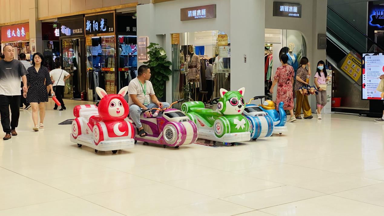 儿童游乐车现身钱江商城，，，，深受小朋侪青睐