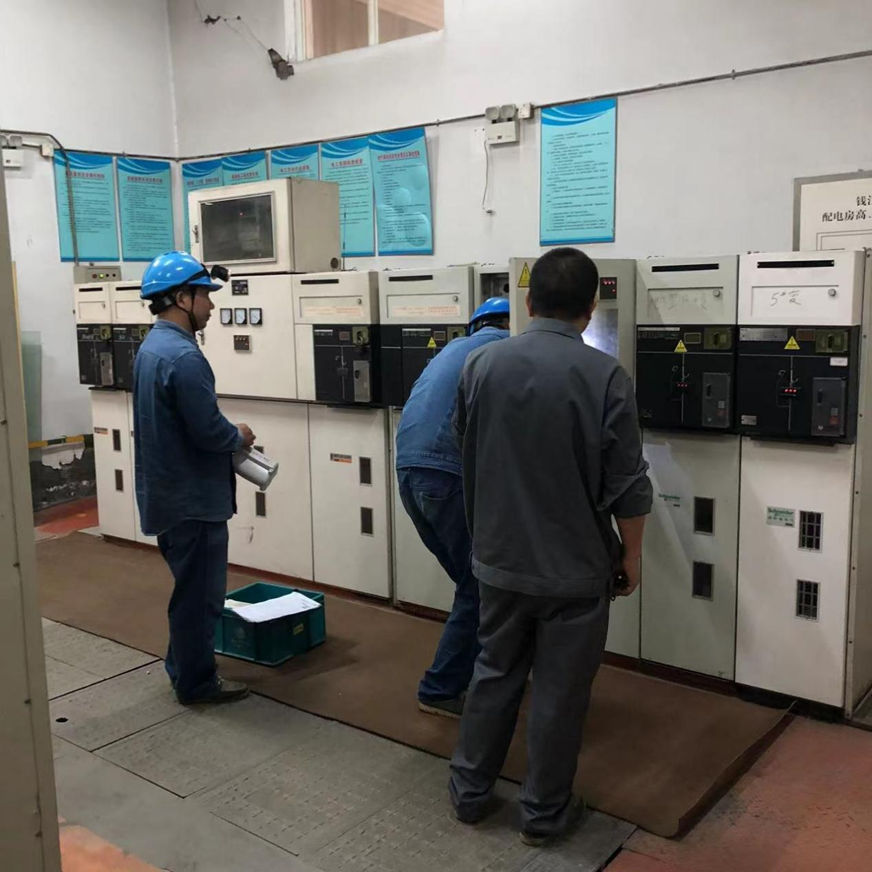 钱江商城替换老旧电表 ——筑牢用电清静防线