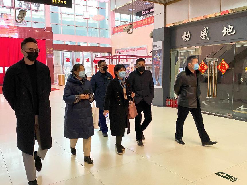 杭州市市场监视治理局市场处姚如滔处长莅临钱江商城开展入口商品疫情防控指导事情