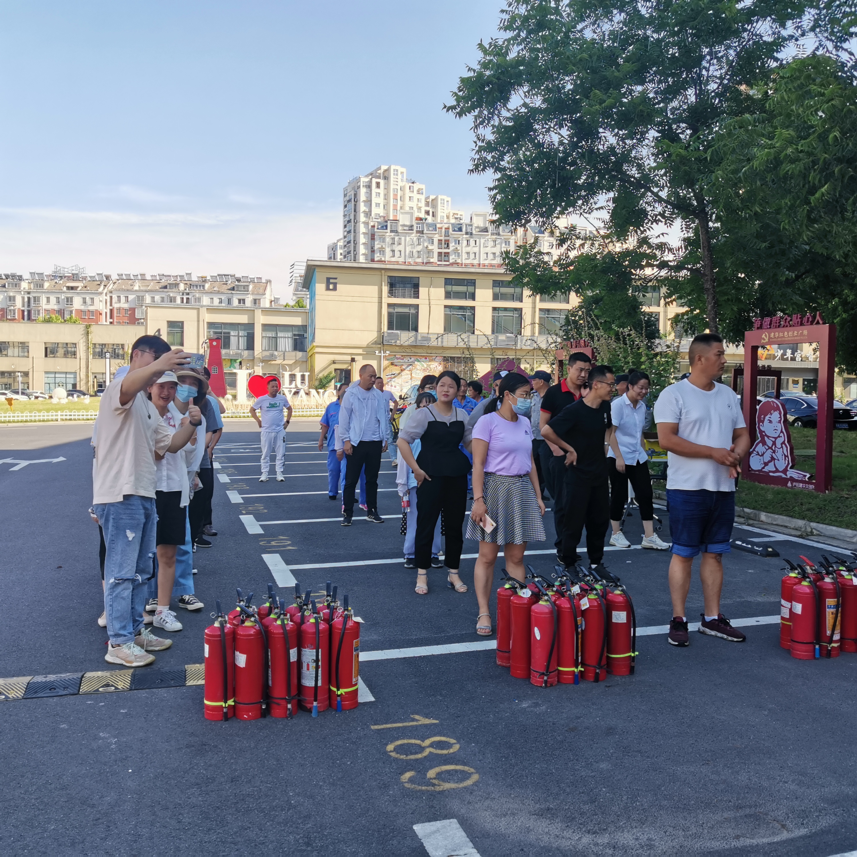 “勤抓演练，，，常驻清静”庐阳天游ty8文创园开展消防演习活动