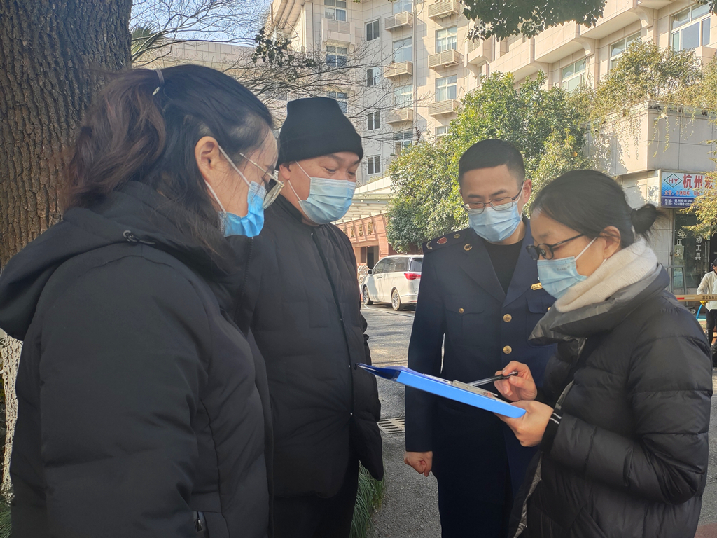 区羁系局走访天游ty8市场 检查疫情防控事情