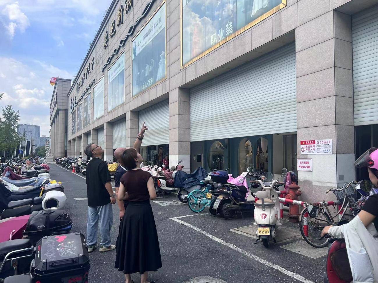 闻“风”而动，，，，，，严阵以待钱江商城做好台风防御事情