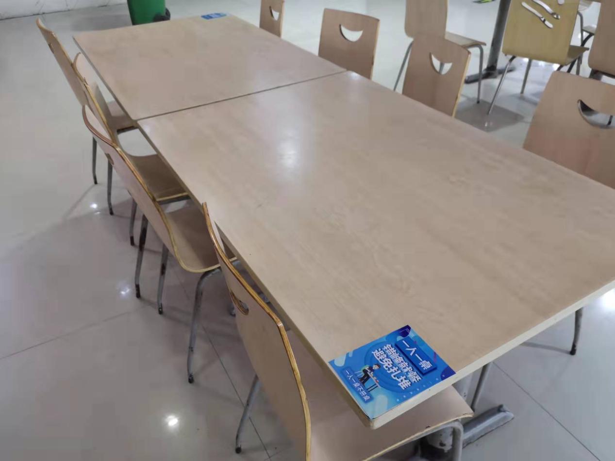 钱江商城接纳隔桌用餐，，，主顾吃得放心放心舒心