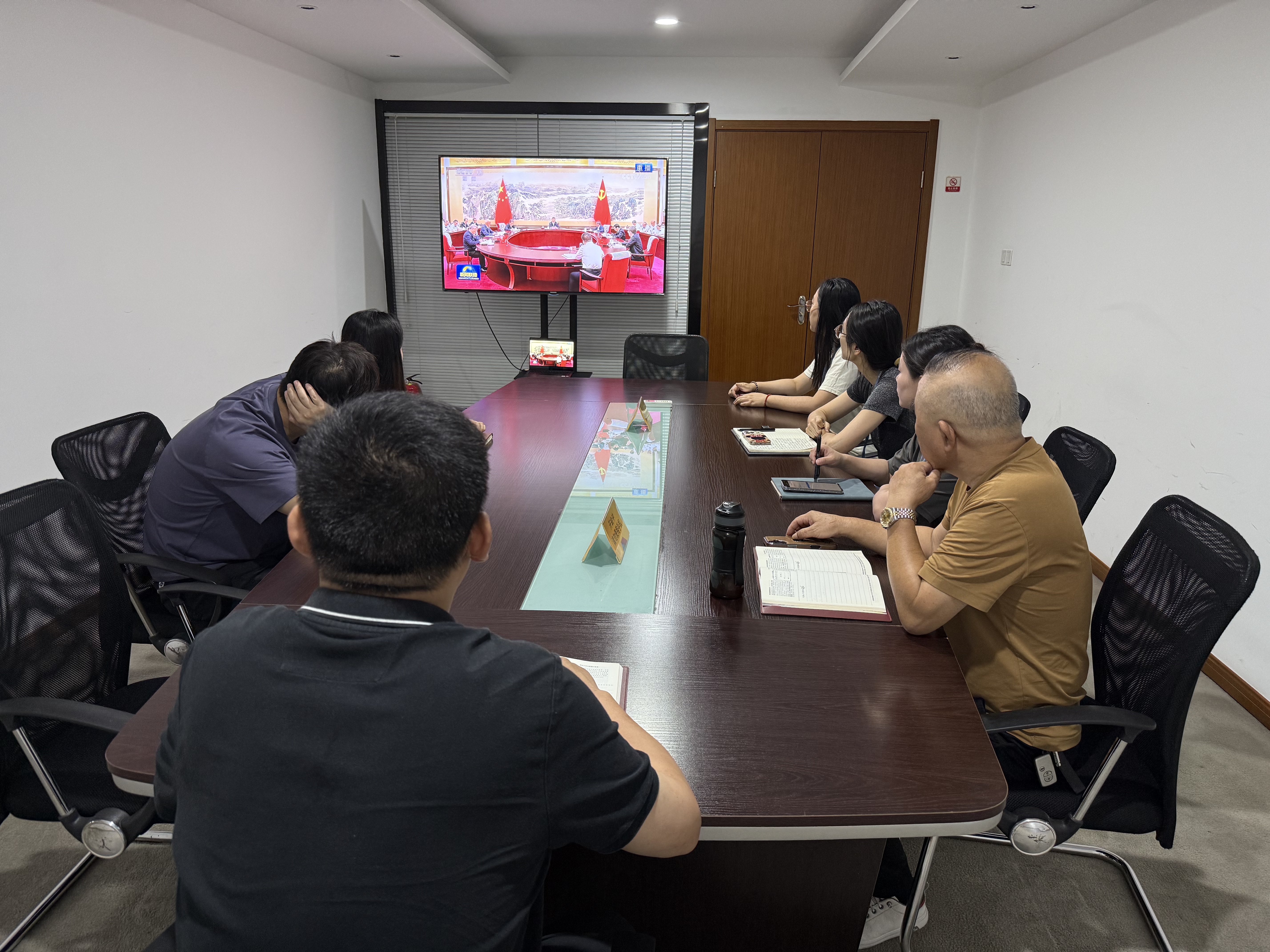 水晶城党支部开展7月党员牢靠活动