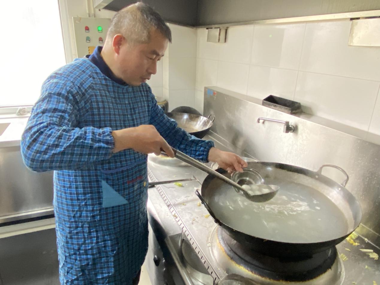 小小汤圆庆元宵，，，浓浓真情暖人心